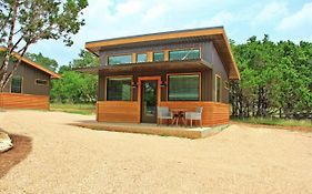 Green Acres Cottages - Gruene Suite